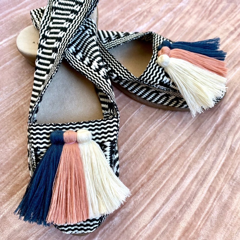 SOLD OUT ✨ Ballerina Flats - Picture 3 of 4